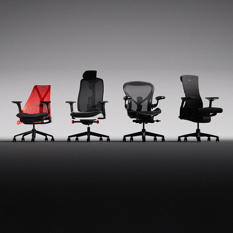Neljä Herman Miller -pelituolia rivissä harmaalla taustalla: Sayl punaisena ja mustana, Vantum Polor-valkoisena ja mustana, Aeron onyx-mustana ja Embody mustana.