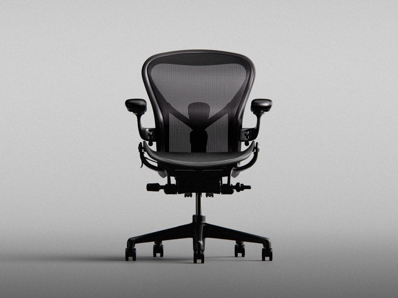 Aeron-pelituolin etunäkymä, musta onyx.